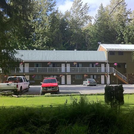 The Hitching Post Motel Pemberton Esterno foto