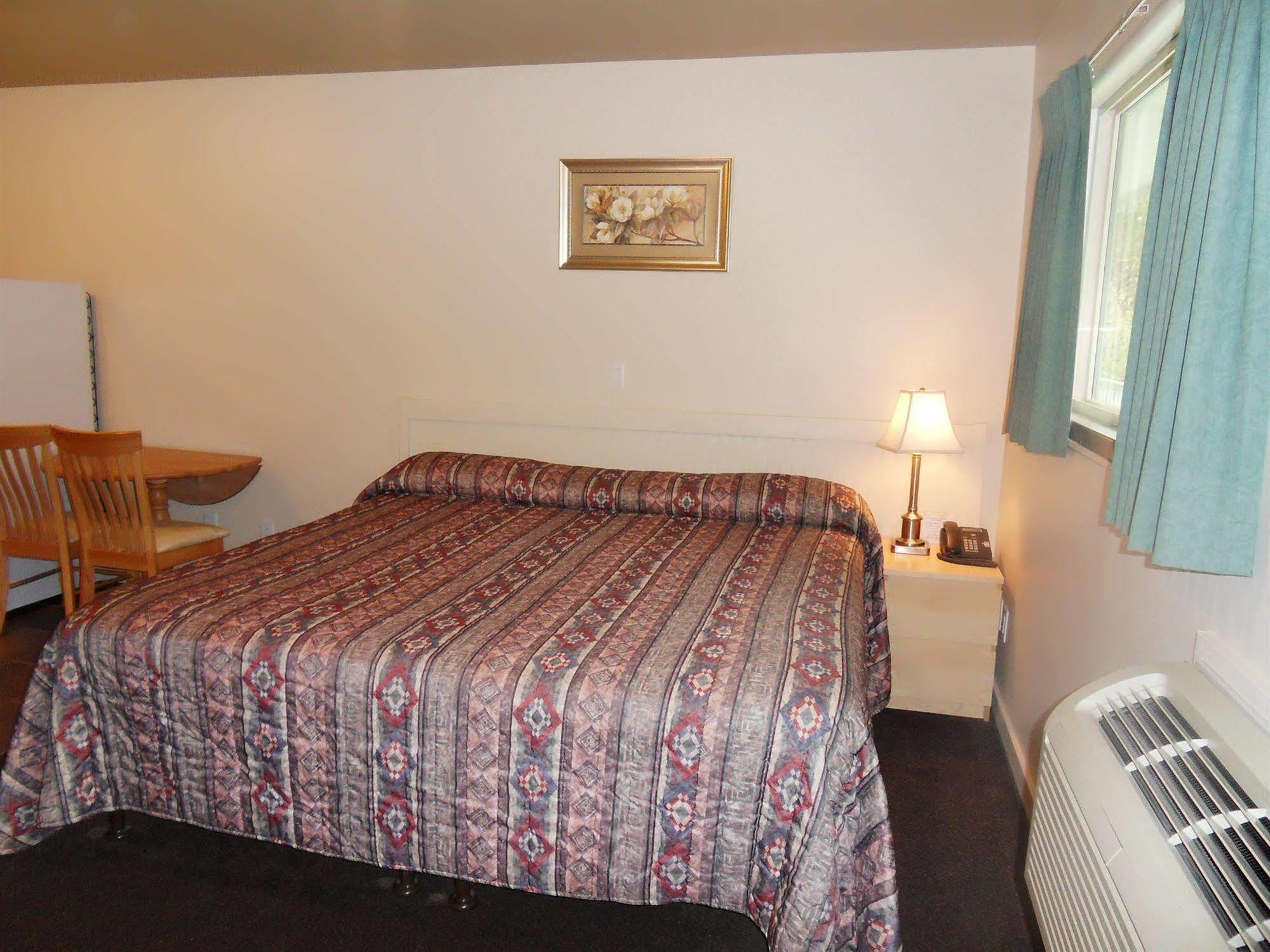 The Hitching Post Motel Pemberton Esterno foto