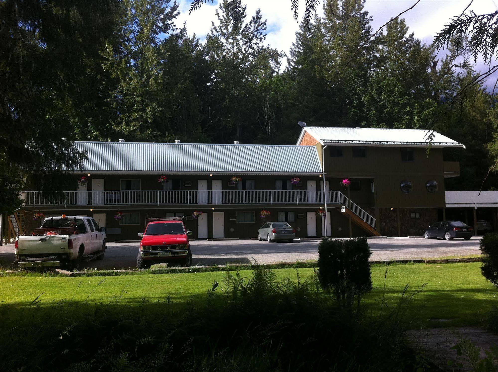 The Hitching Post Motel Pemberton Esterno foto