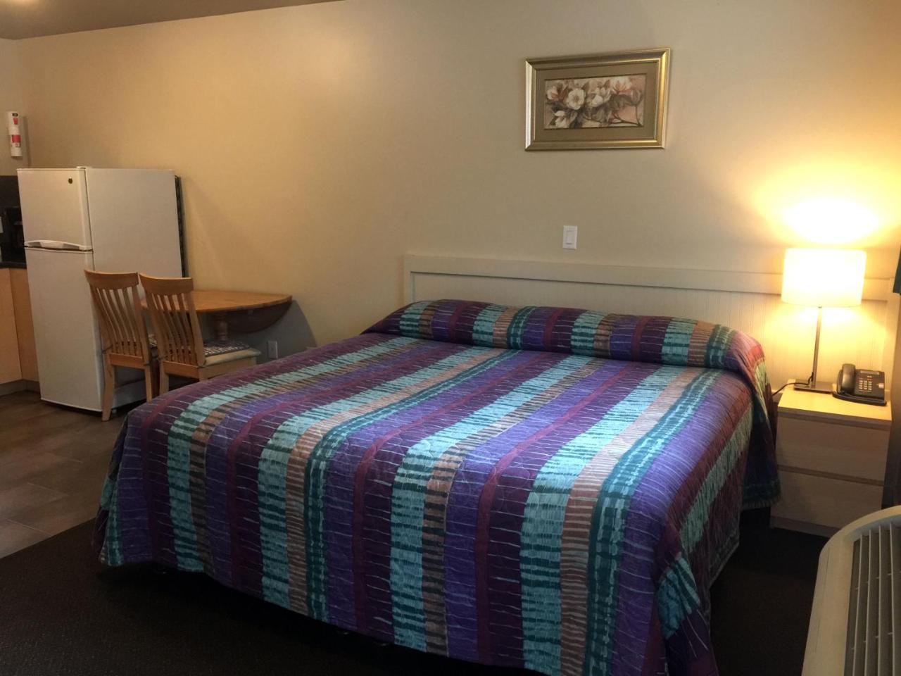The Hitching Post Motel Pemberton Esterno foto