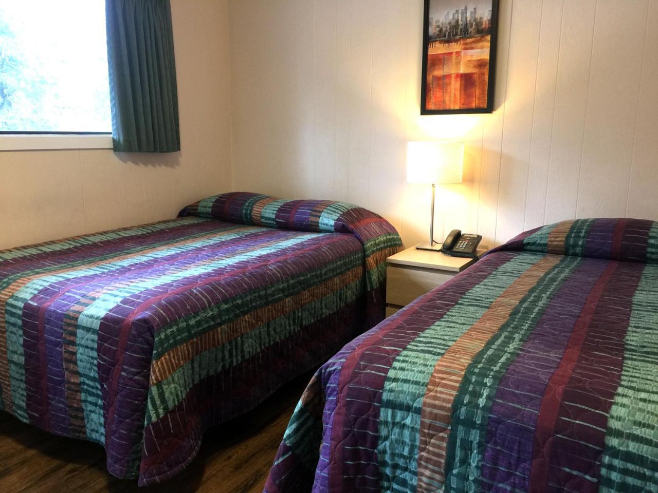 The Hitching Post Motel Pemberton Esterno foto